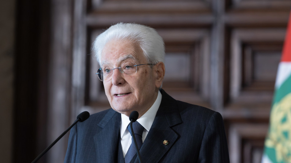 Mattarella, tenore di vita cittadini aggredito da inflazione e salari che non crescono