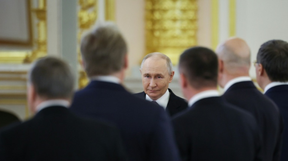 Putin nega colapso da economia no 'Davos russo'