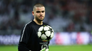 PSG chega a acordo com Lille para contratar goleiro Lucas Chevalier