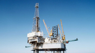 Il prezzo del petrolio in rialzo, Wti a 63,10 dollari