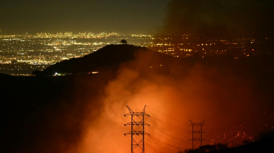Br&auml;nde im Raum Los Angeles weiten sich erneut aus - Zahl der Todesopfer steigt auf 16