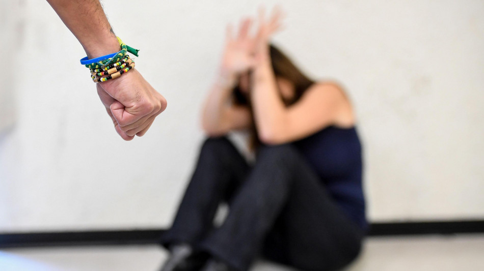 Sempre pi&ugrave; donne si rivolgono a centri antiviolenza, +14%