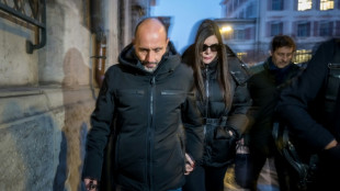 Betreiber-Paar von Bar im Schweizer Ski-Ort Crans-Montana zu Brandkatastrophe befragt