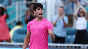 Alcaraz powers into last 16 at Miami