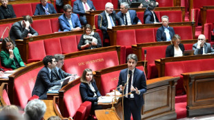 Attal seul en sc&egrave;ne face aux d&eacute;put&eacute;s et quelques passes d'arme