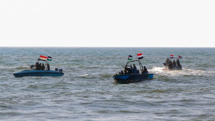 Los rebeldes de Yemen lanzan un dron naval cargado de explosivos, seg&uacute;n un oficial de EEUU