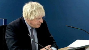 Boris Johnson admet avoir r&eacute;alis&eacute; trop tard la gravit&eacute; de la crise du Covid