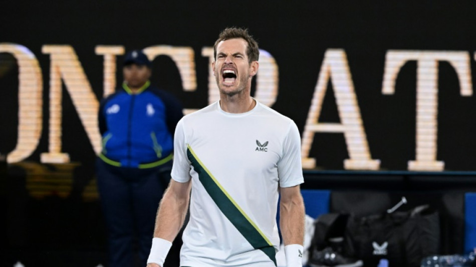 Murray, Djokovic to defy aches and pains at Australian Open