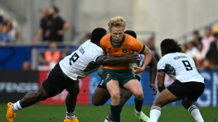 Senior Wallabies rally around misfiring Gordon