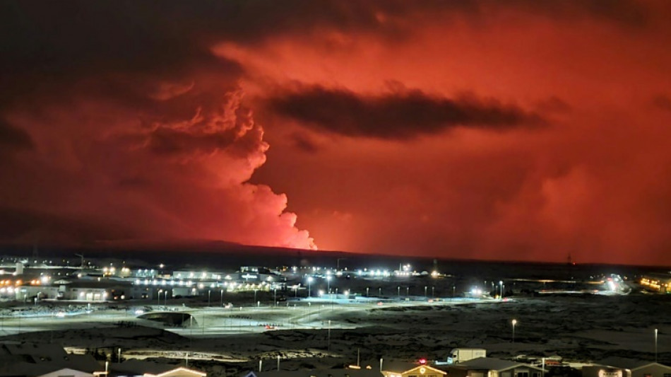 La erupci&oacute;n volc&aacute;nica baja de intensidad en Islandia, donde la poblaci&oacute;n recupera la vida normal