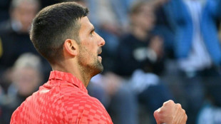 Sluggish Djokovic battles to Rome win, Swiatek in perfect start