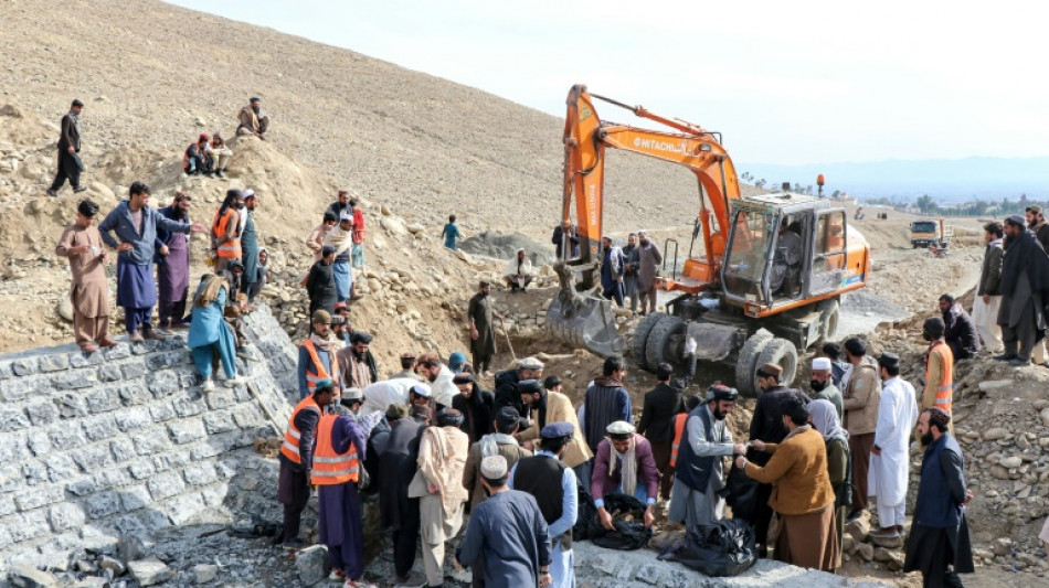 Descubren en Afganist&aacute;n una fosa com&uacute;n excavada hace d&eacute;cadas, afirman dirigentes talibanes