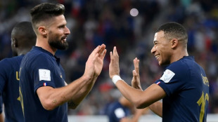 Giroud and Mbappe guide France past Poland and into World Cup quarter-finals