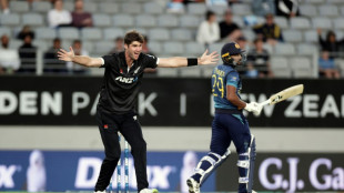 New Zealand's Shipley tears through Sri Lanka in 198-run ODI thrashing