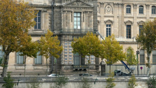 Ladrones roban joyas de "valor inestimable" en el museo del Louvre
