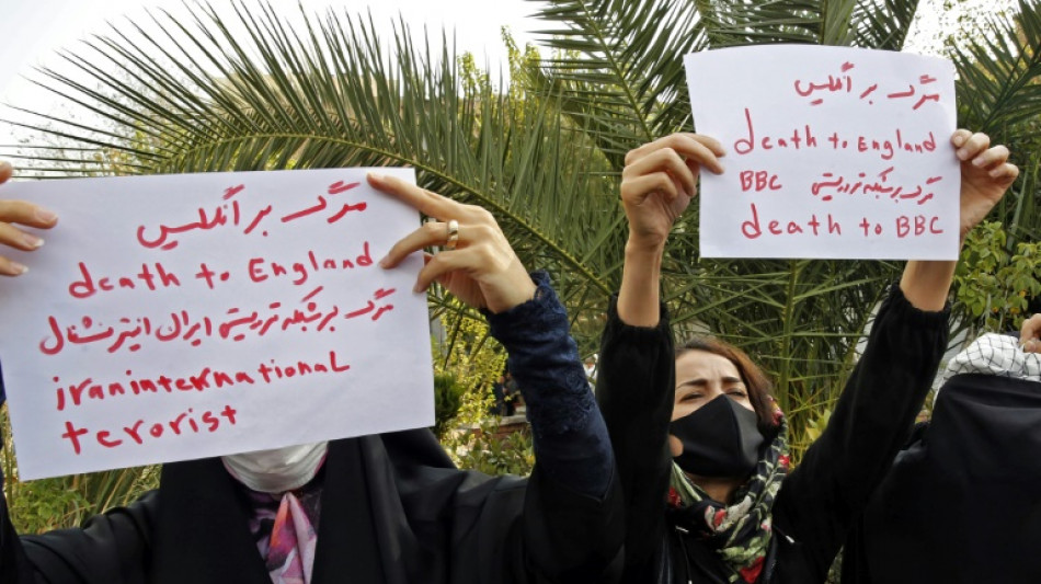 Tres muertos en represi&oacute;n de manifestaciones en Ir&aacute;n