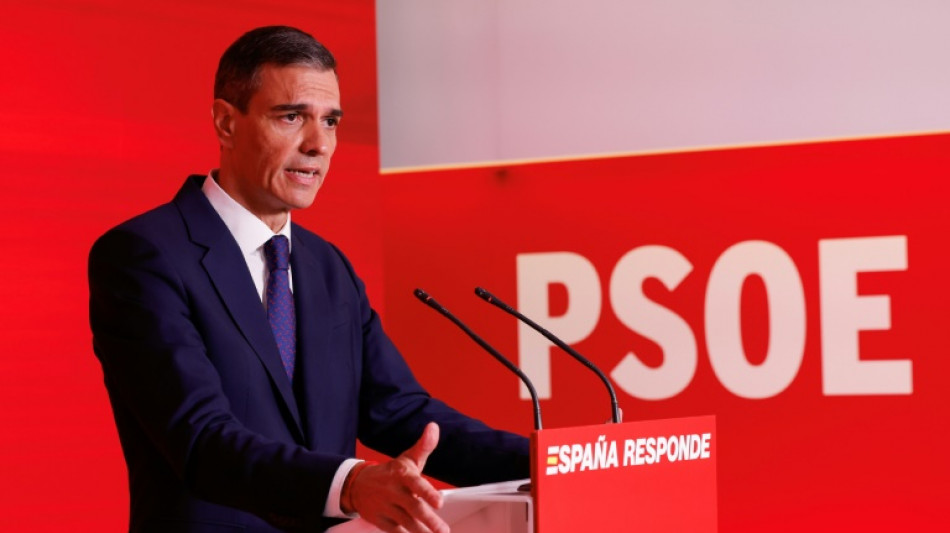 Espagne: Pedro Sánchez dit qu'il ne savait "rien" d'une affaire de corruption dans son parti et demande pardon