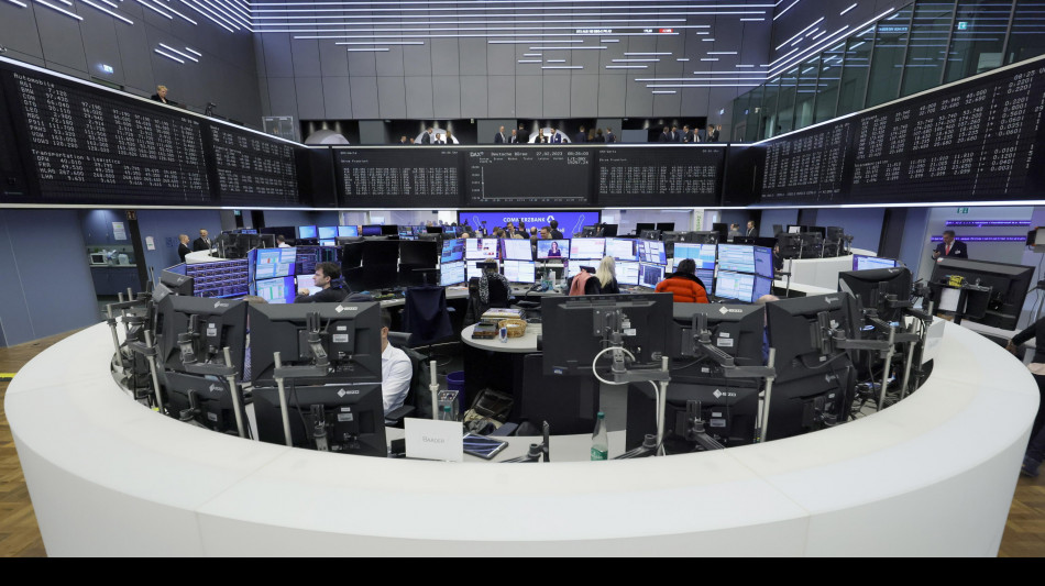 Borsa: in Europa avvio in leggero calo, Francoforte -0,16%