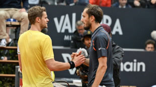Medvedev crushes qualifier Hanfmann to reach Rome semis
