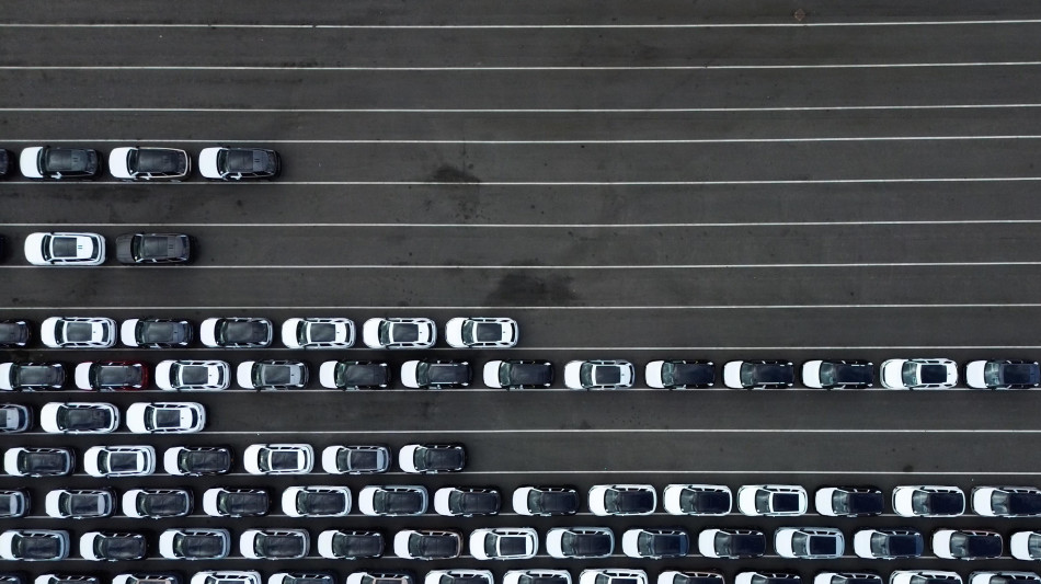 Usa, dazi al 15% su auto, prodotti farmaceutici e chip