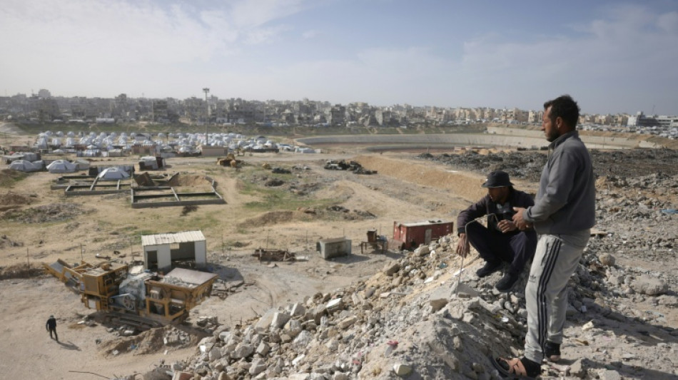Trapped under Israeli bombardment, Gazans fear the 'new border'