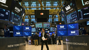 Wall Street ouvre partag&eacute;e, stabilisation avant une fin de semaine tronqu&eacute;e