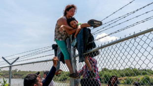 Ni boyas, ni cercas, ni alambres de p&uacute;as detienen el paso de migrantes a EEUU