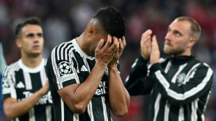 Man Utd seek to stop rot as Arsenal host Spurs