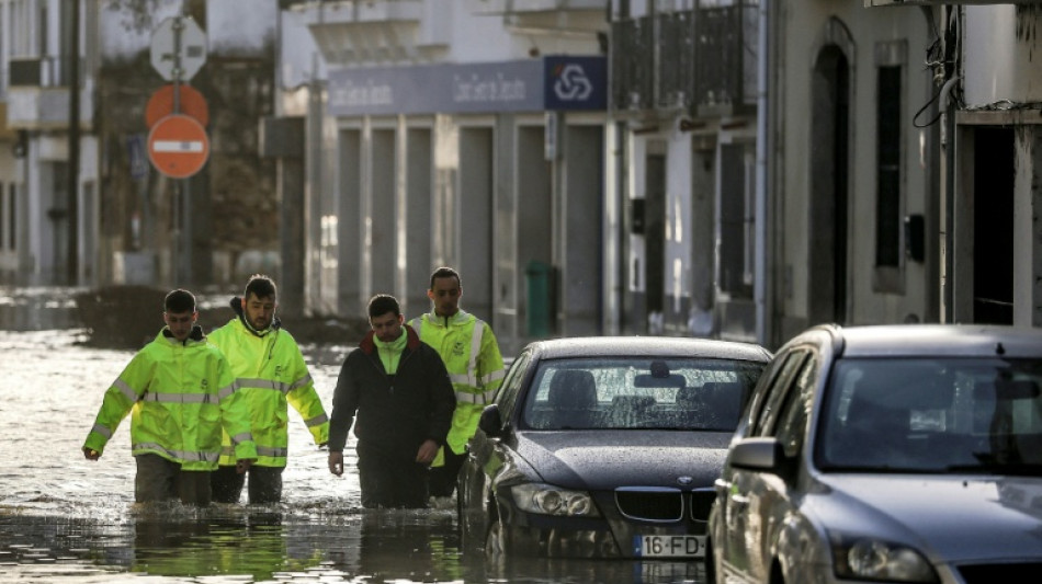 Fin de campagne pr&eacute;sidentielle au Portugal, frapp&eacute; par des intemp&eacute;ries "d&eacute;vastatrices"