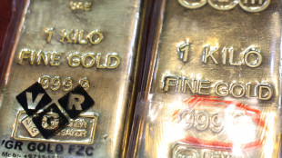 Il prezzo dell'oro sprofonda (-7%) dopo nuovi record