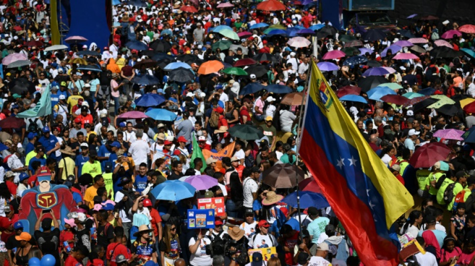 Marea roja, ola blanca: chavismo y oposici&oacute;n abren campa&ntilde;a presidencial en Venezuela
