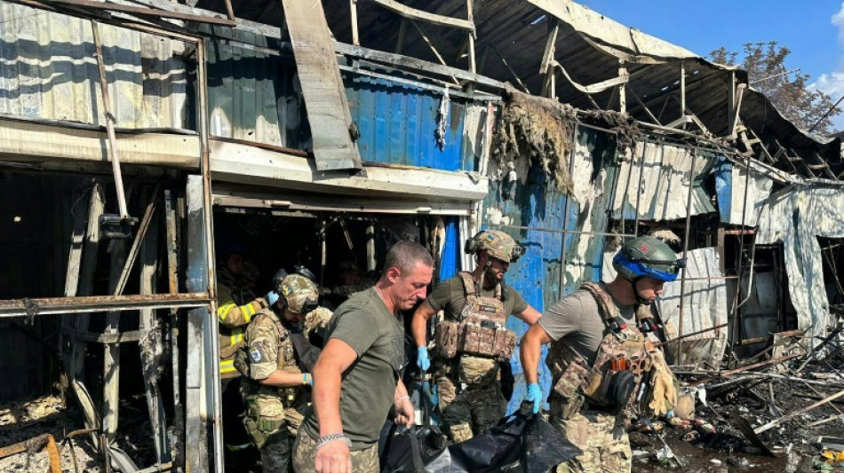 Ataque russo mata 17 pessoas em mercado no leste da Ucr&acirc;nia