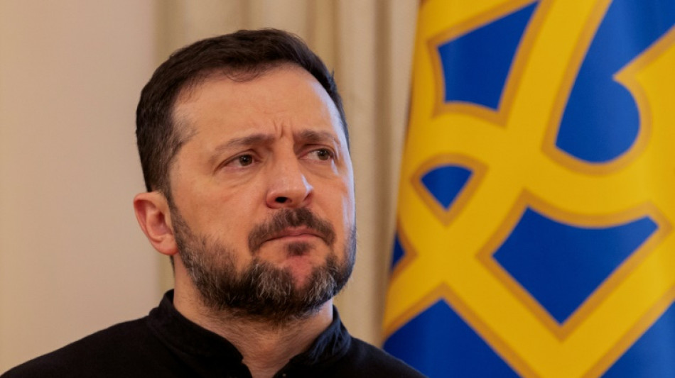 Zelensky sob press&atilde;o para concordar com fim da guerra na Ucr&acirc;nia proposto por Trump