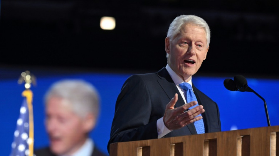 Ex-presidente dos EUA, Bill Clinton &eacute; hospitalizado com febre