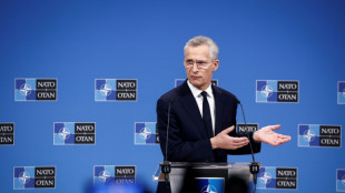 Zelenski urge a la OTAN a entregar m&aacute;s ayuda militar a Ucrania para frenar los avances rusos