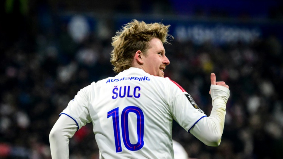 Lyon bate Nice (2-0) e chega a sua 13&ordf; vit&oacute;ria consecutiva