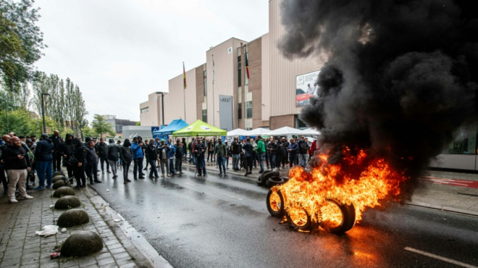 Les salari&eacute;s de l'automobile se mobilisent &agrave; Bruxelles contre les fermetures d'usines