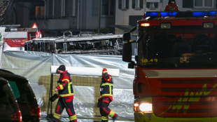 Incendie d'un autocar en Suisse: au moins six morts, la police privil&eacute;gie la piste d'un "acte volontaire"