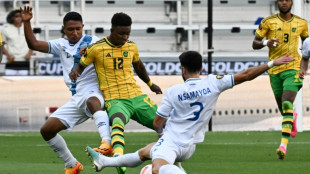 US beat Canada on penalties, join Jamaica in Gold Cup semis