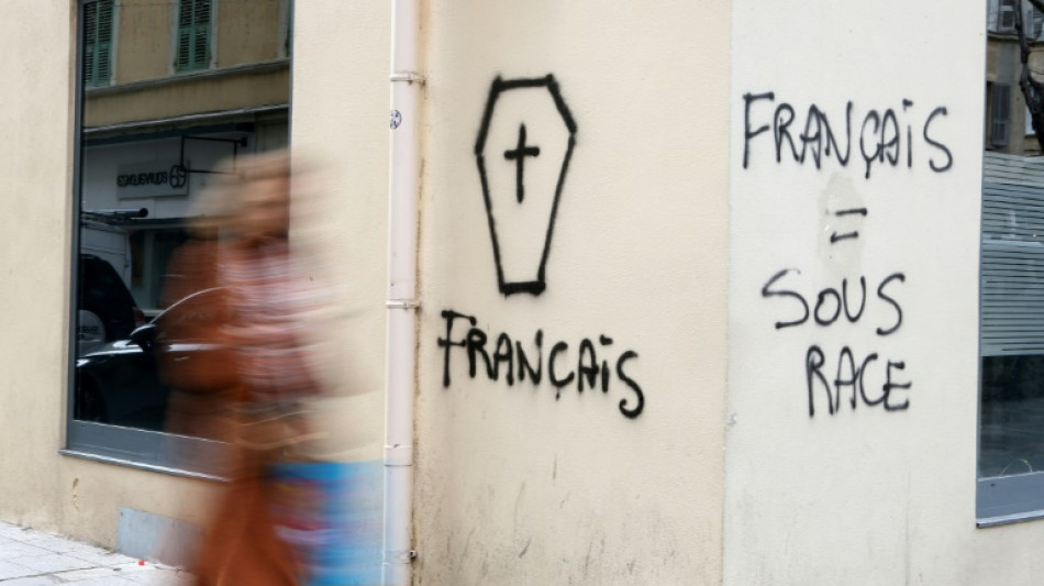 Francia propone una "autonom&iacute;a" a C&oacute;rcega tras los disturbios en la isla