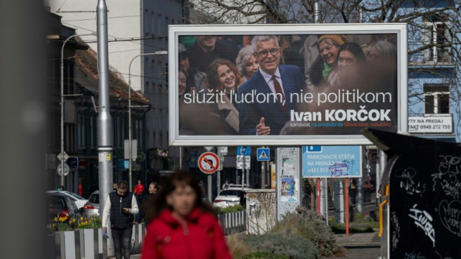 Les Slovaques &eacute;lisent leur pr&eacute;sident dans un pays divis&eacute; sur l'Ukraine