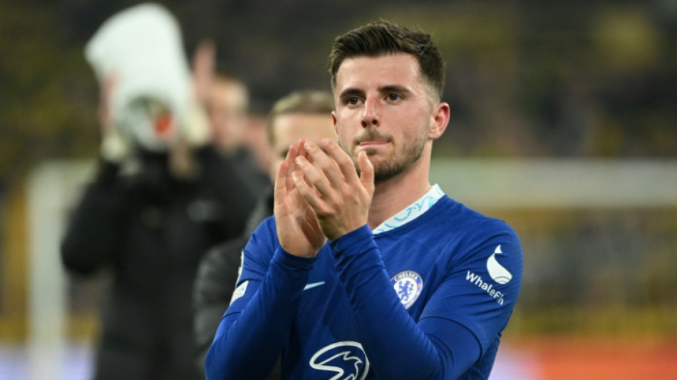 Man Utd seal swoop for Chelsea midfielder Mount