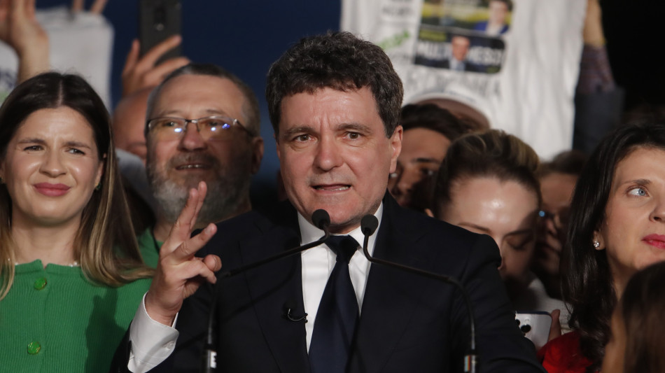 Con i conteggi al 95% Dan è nuovo presidente della Romania