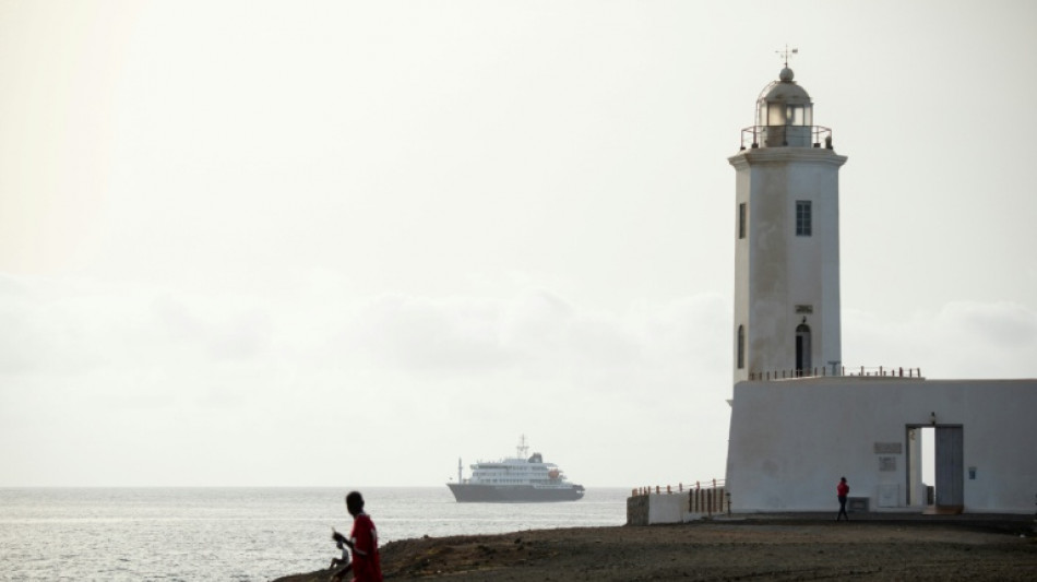 Nach Hantavirus-Ausbruch: Kreuzfahrtschiff mit 150 Menschen an Bord darf nicht anlegen