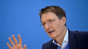 Lauterbach: "Leute rufen regelm&auml;&szlig;ig zu meiner Ermordung auf"