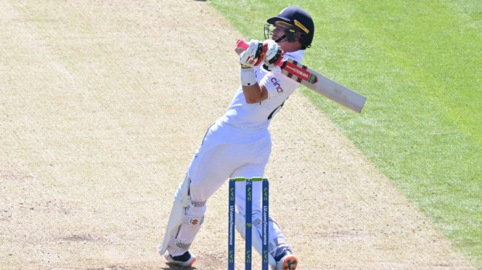 Pope and Duckett run riot against Ireland