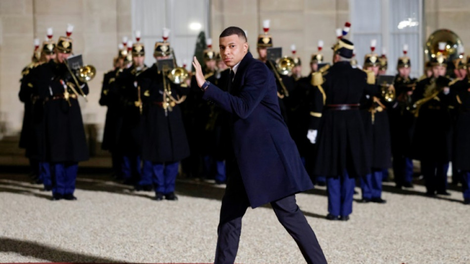 Emir catar&iacute; se re&uacute;ne con Macron en Par&iacute;s y participa en una cena con Mbapp&eacute;