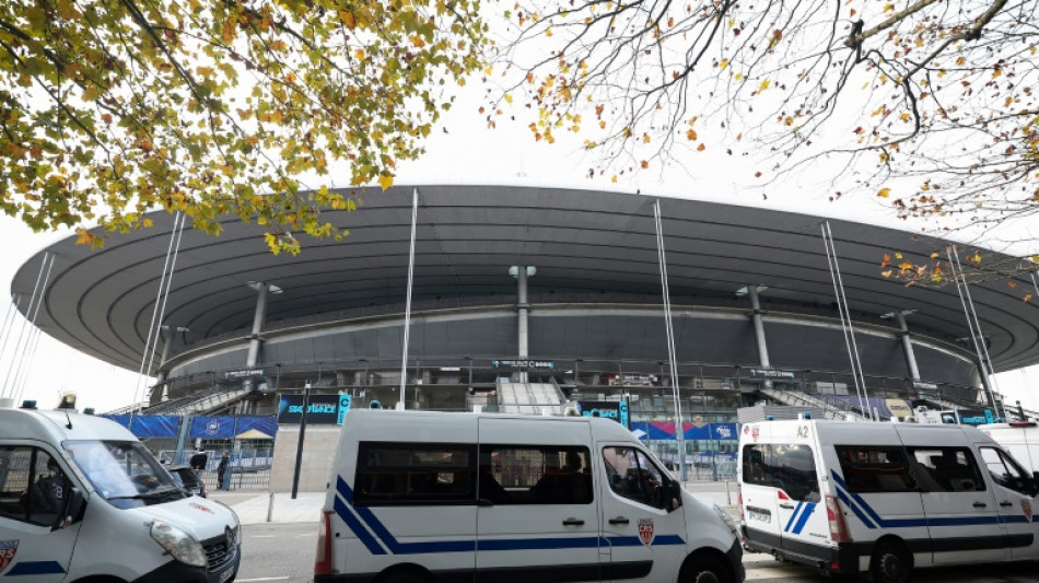 Fu&szlig;ballspiel zwischen Israel und Frankreich in Paris unter hohen Sicherheitsvorkehrungen