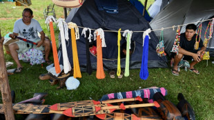 Ind&iacute;genas llegan a Brasilia en reclamo por tierras