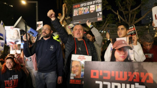 En deuil, Isra&euml;l enqu&ecirc;te sur la mort de trois otages tu&eacute;s "par erreur" &agrave; Gaza